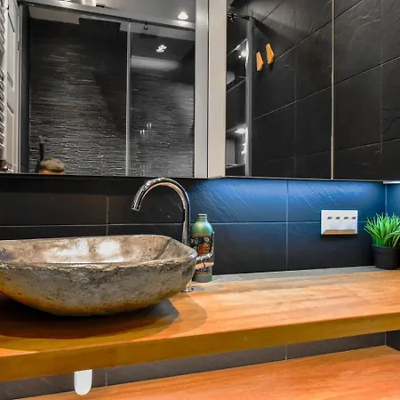 דירה 10 3br2bh Jacuzzi Free Parking *