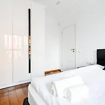 10 3br2bh Jacuzzi Free Parking