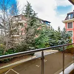 10 3br2bh Jacuzzi Free Parking