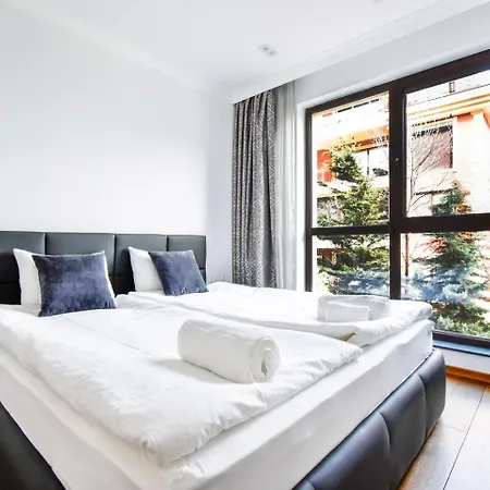 10 3br2bh Jacuzzi Free Parking