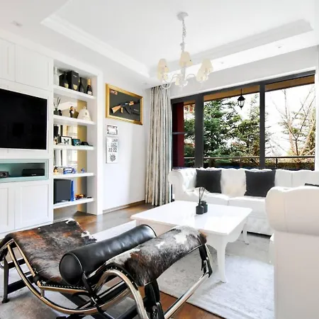 10 3br2bh Jacuzzi Free Parking