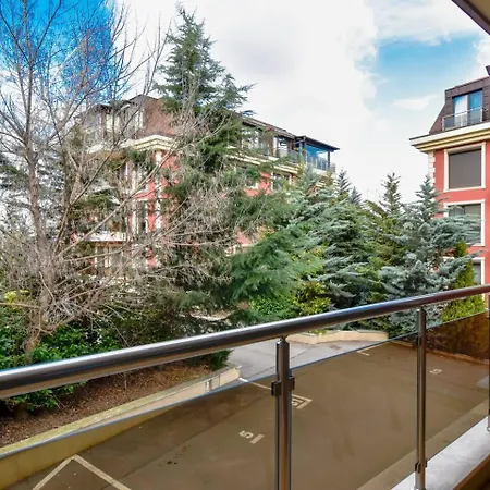 10 3br2bh Jacuzzi Free Parking