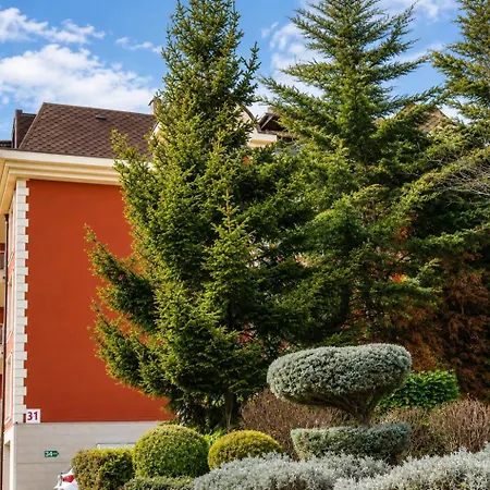10 3br2bh Jacuzzi Free Parking *
